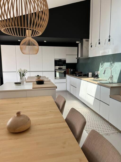 Belle Maison Contemporaine Ampus Kültér fotó